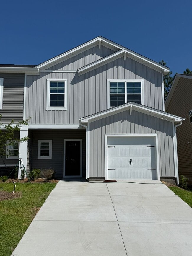 Building Photo - Lexington Townhouse - Call Lexington office for information 803-359-0793