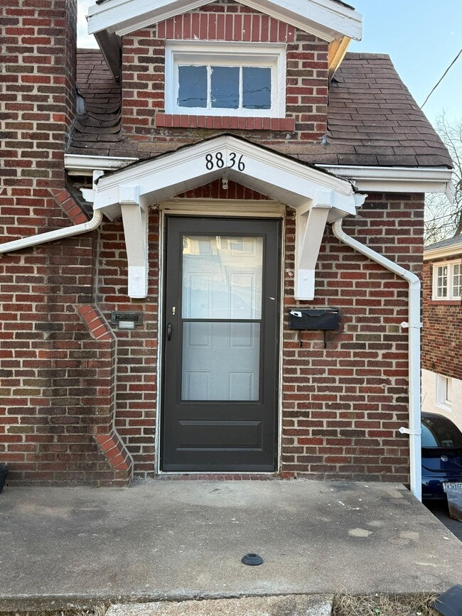 Building Photo - 8836 Ramona Lake Dr