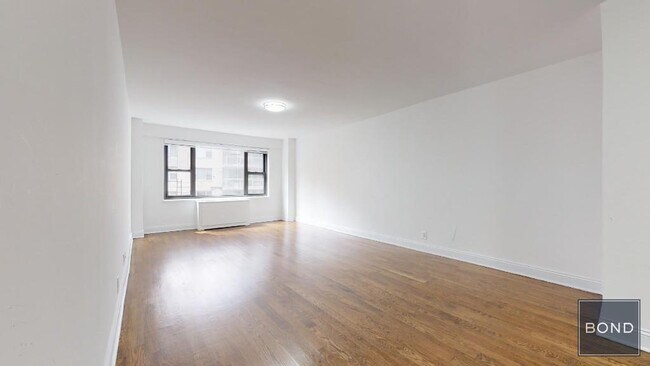 Building Photo - 405 E 56th St Unit 8F Rental