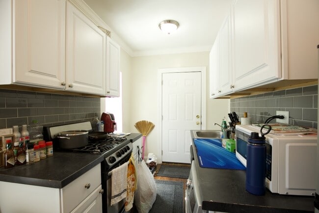 Photo - 837 W Cornelia Ave Unit S2