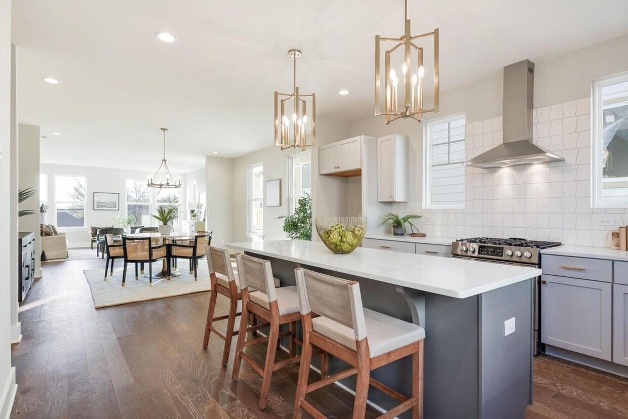 Beautiful Townhome Just Minutes to Downtow... - Beautiful Townhome Just Minutes to Downtow...