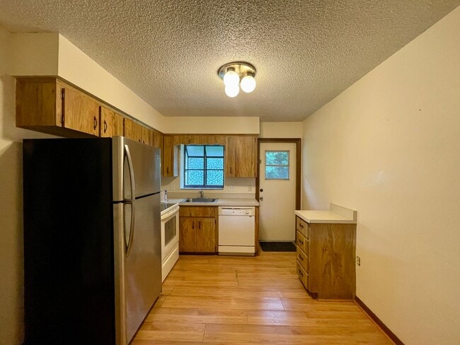 Building Photo - The Vanda Apartments | 1 & 2 Bedroom Apart...