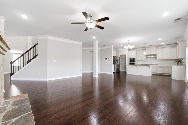 Photo - 304 Cochin Dr