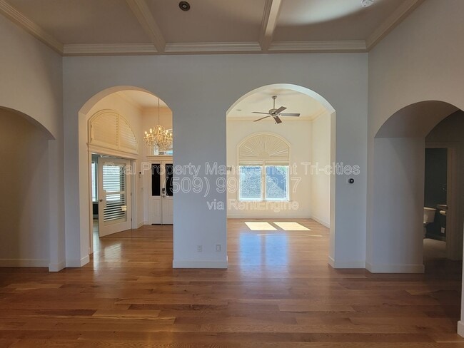 Photo - 1644 Naples Ln