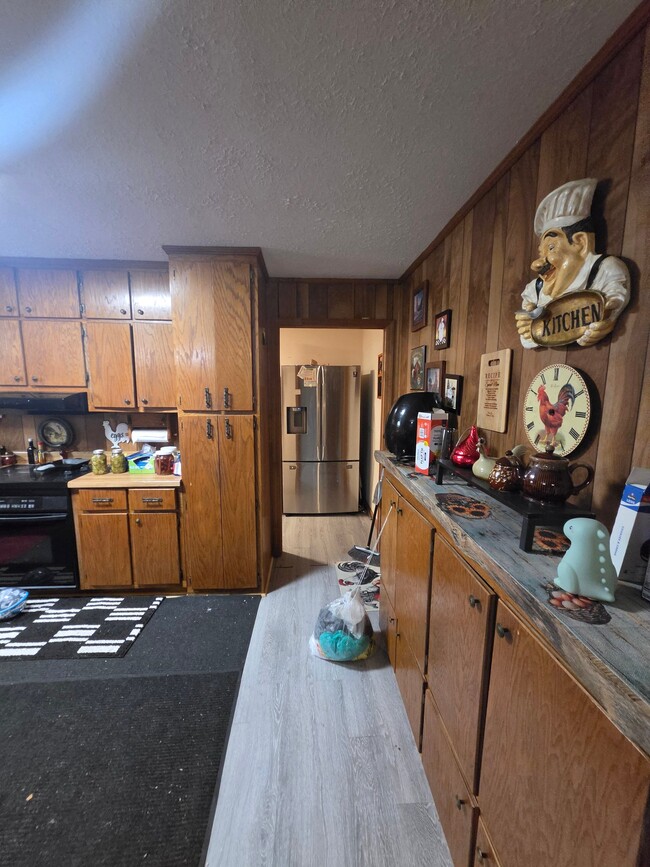 127 Mona Ln