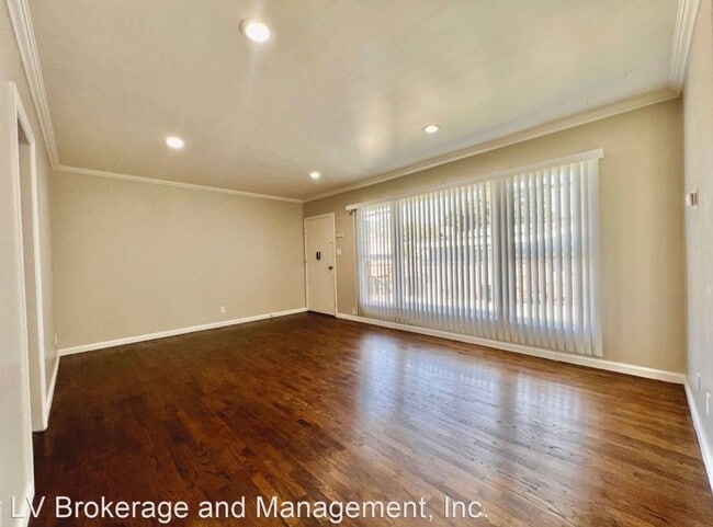 Photo - 18513 Mansel Ave Unidad Front House