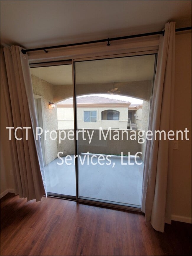 Building Photo - 2 bed/2bath Nestled in the Gated community of Villa Real/Arpeggio. Unit 2053