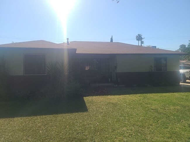 Building Photo - Beautiful 3 Bedroom Home in Riverside