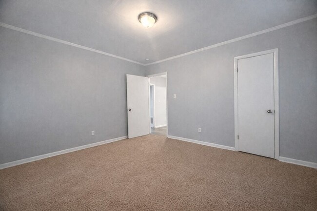 Photo - 2012 Enolam Blvd SE