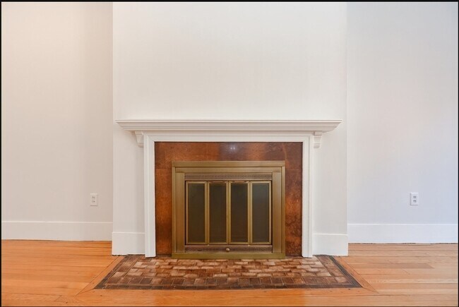 Photo - 922 Beacon St Unit 14