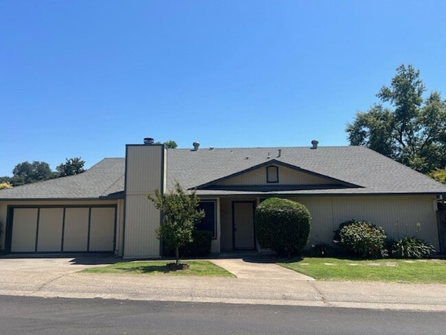 BEAUTIFULLY REMODELED 3 BEDROOM IN LOOMIS!! - BEAUTIFULLY REMODELED 3 BEDROOM IN LOOMIS!! House
