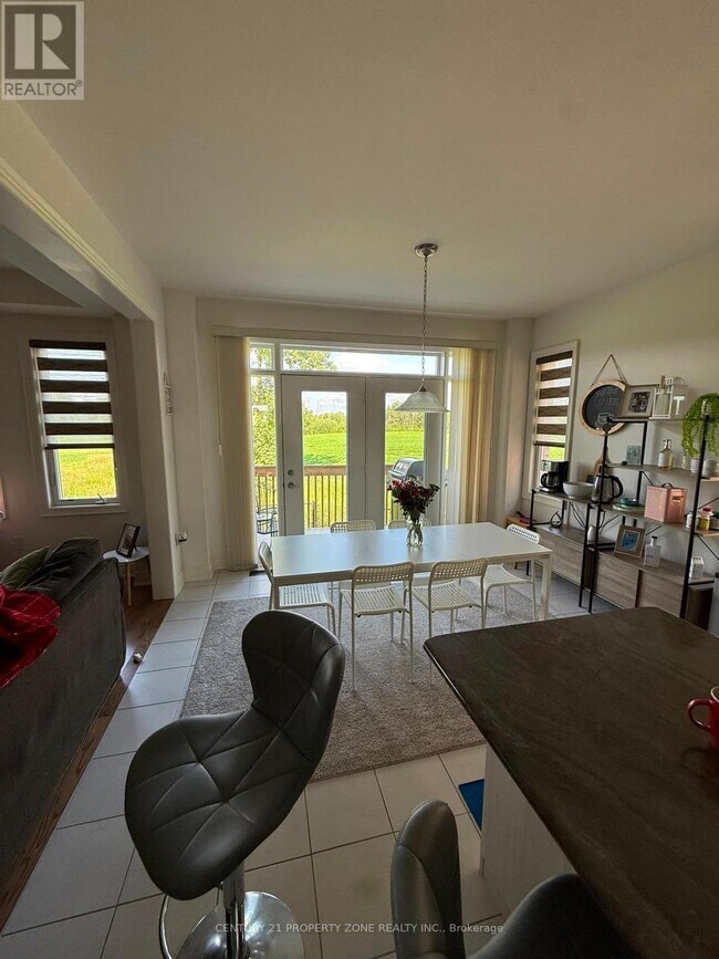Photo - 128 Bloomfield Cres