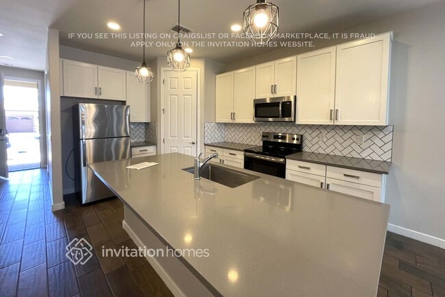 Photo - 17584 W Hadley St