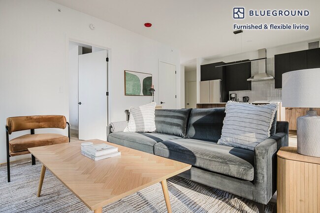 Photo - 535 N St Clair St Unidad FL7-ID1145