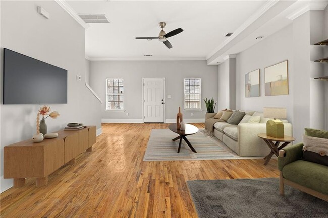 Photo - 66 Weyman Ave SW