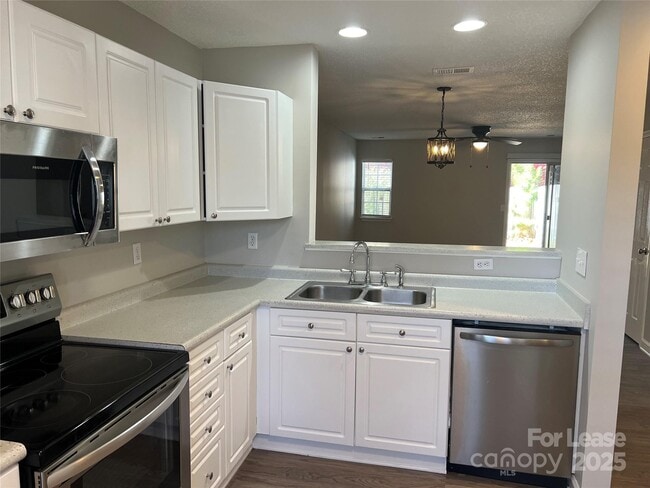 Photo - 6075 Cougar Ln