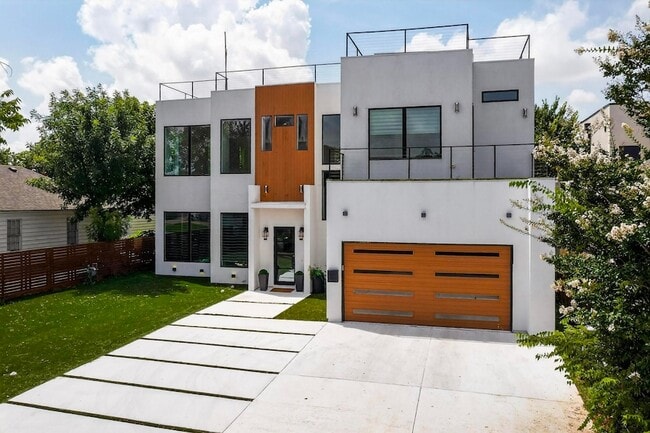 Photo - 3946 N Cresthaven Rd