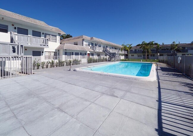 Photo - 1045 NE 39th Dr Unit 12