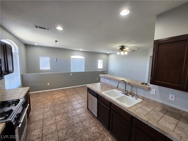 Building Photo - 1500 Ruby Cliffs Ln Unit 204 Rental