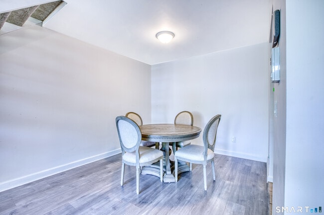 Photo - 1465 E Putnam Ave Unit 327