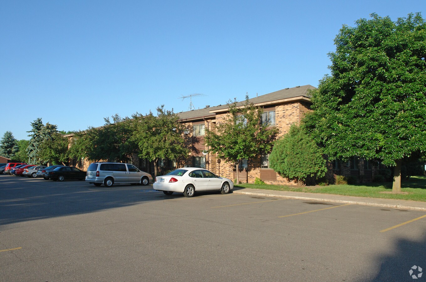Town Square Apartments - Town Square Apartments