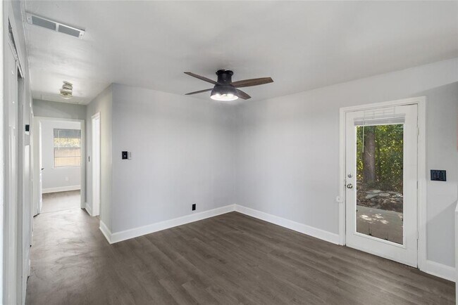 Photo - 5846 Castle Lk Dr