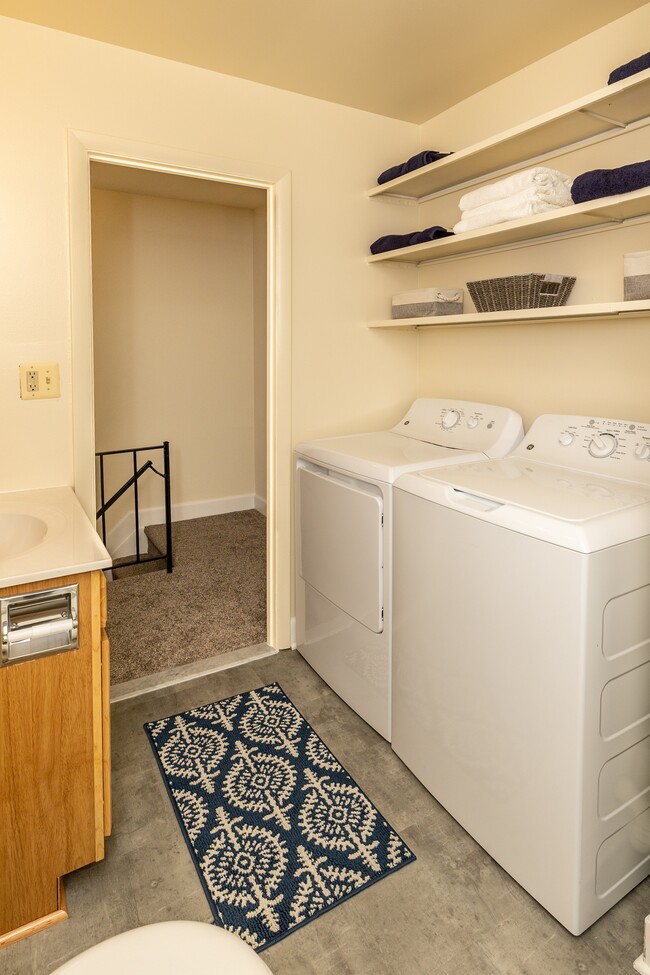 Seven Oaks Townhomes