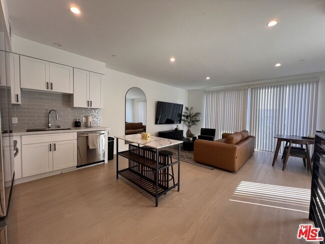 Photo - 8928 Sawyer St Unit 3/4