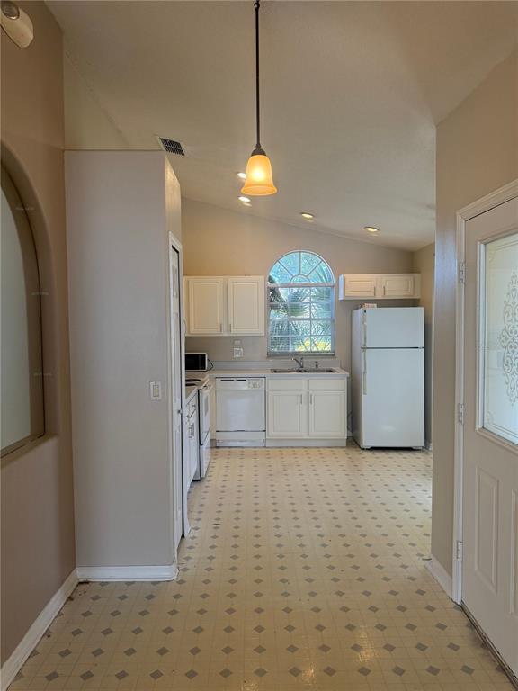 Photo - 152 Seneca Point Trail