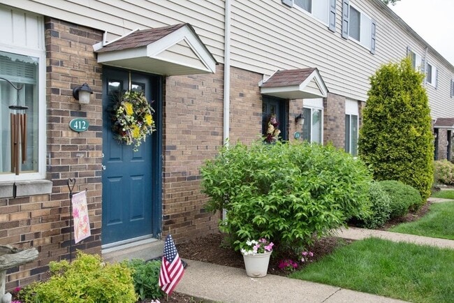 Photo - Emerald Gardens