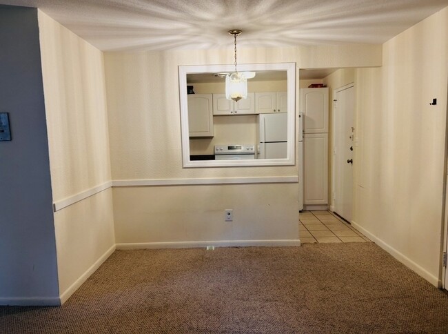 1 Colonial Dr Unit 1A