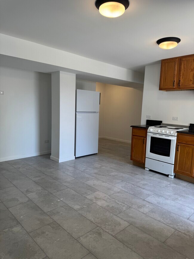 Photo - 443 Jefferson Ave Unit #3 - 1 bed 1 bath