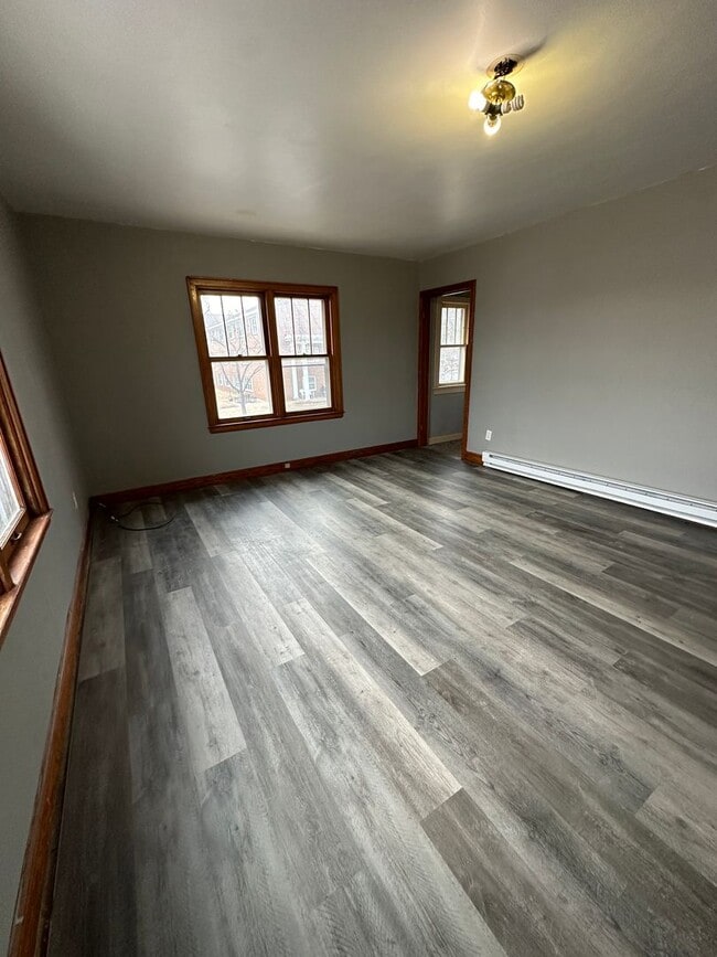 Photo - 908 McLean Ave Unit Apt 2