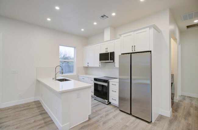 Photo - 1648 Colusa Ave