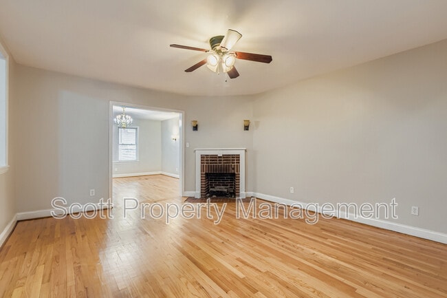 Building Photo - 824 E 33rd St Rental