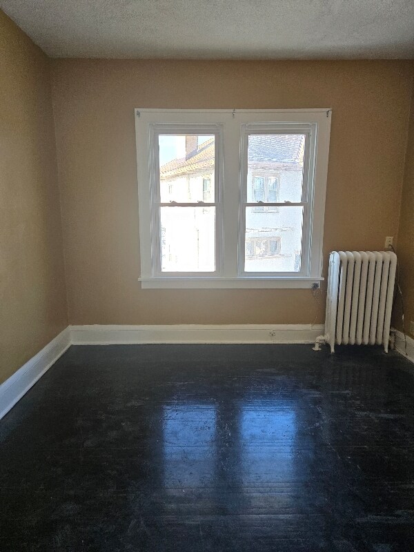 Photo - 716 Elwood Ave N