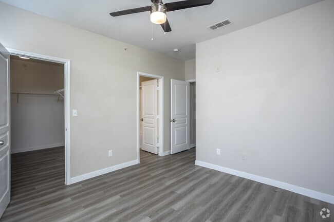 2BR, 2BA - 1190SF - Primary Bedroom