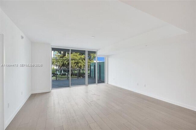 Photo - 9221 E Bay Harbor Dr Unidad 9221 E Bay Harbor Dr # 210