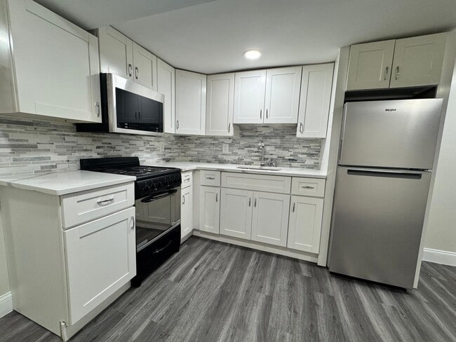 Building Photo - 222 S 8th St Unit 1G