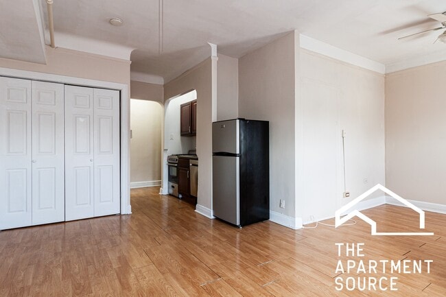 Photo - 948 W Cuyler Ave Unit 1W