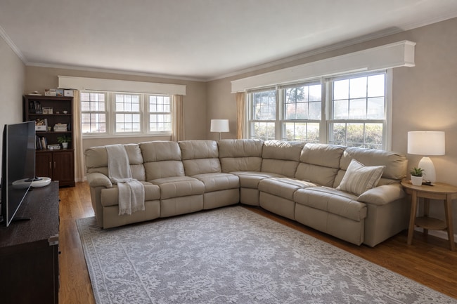 Photo - 420 Roberts St