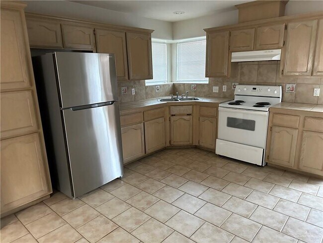 Photo - 11 W Faith Hill St