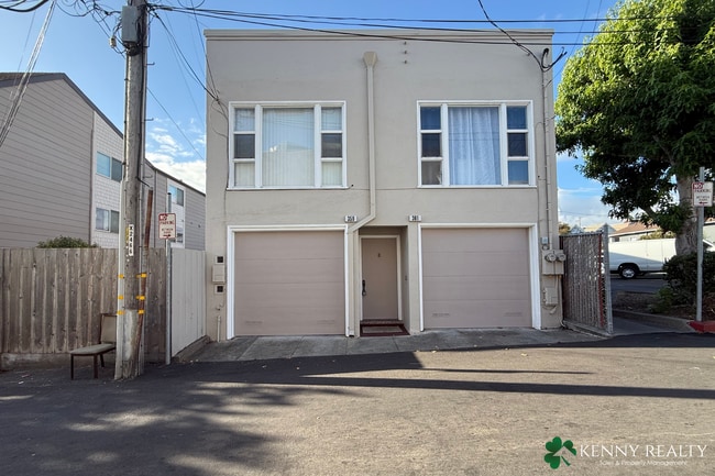 Bright and Updated 1 Bedroom Home with Pri... - Bright and Updated 1 Bedroom Home with Pri...