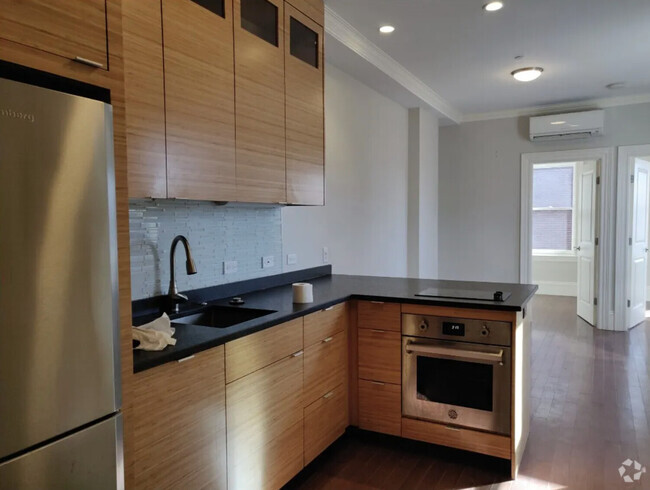 Building Photo - 83 Myrtle St Rental
