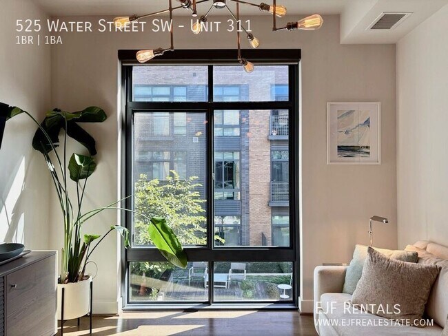 Photo - 525 Water St SW Unidad 311