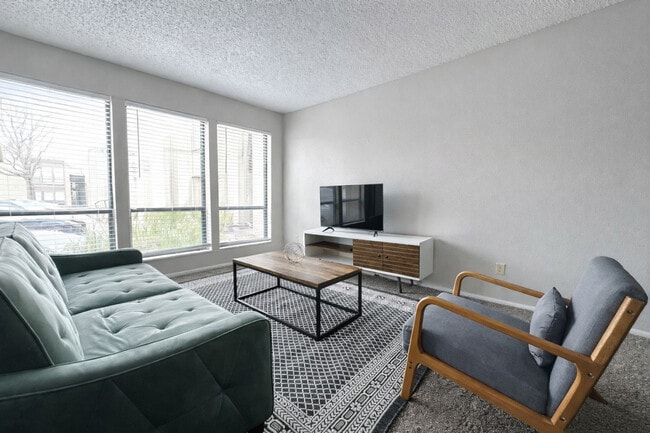 Photo - 505 N Rock Rd Unit SI ID1534946P