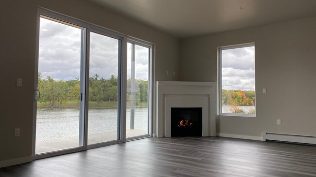 Split Level 2 BDRM Fireplace