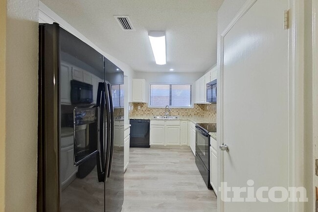 Photo - 161 Hunter Dr