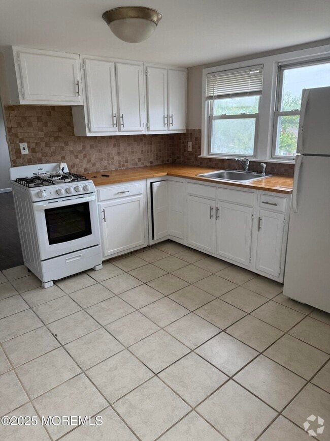 Building Photo - 8 Kendall Dr Rental