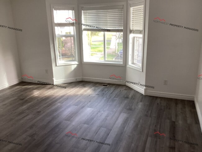 Photo - STATUS: AVAILABLE | R256 | $2595